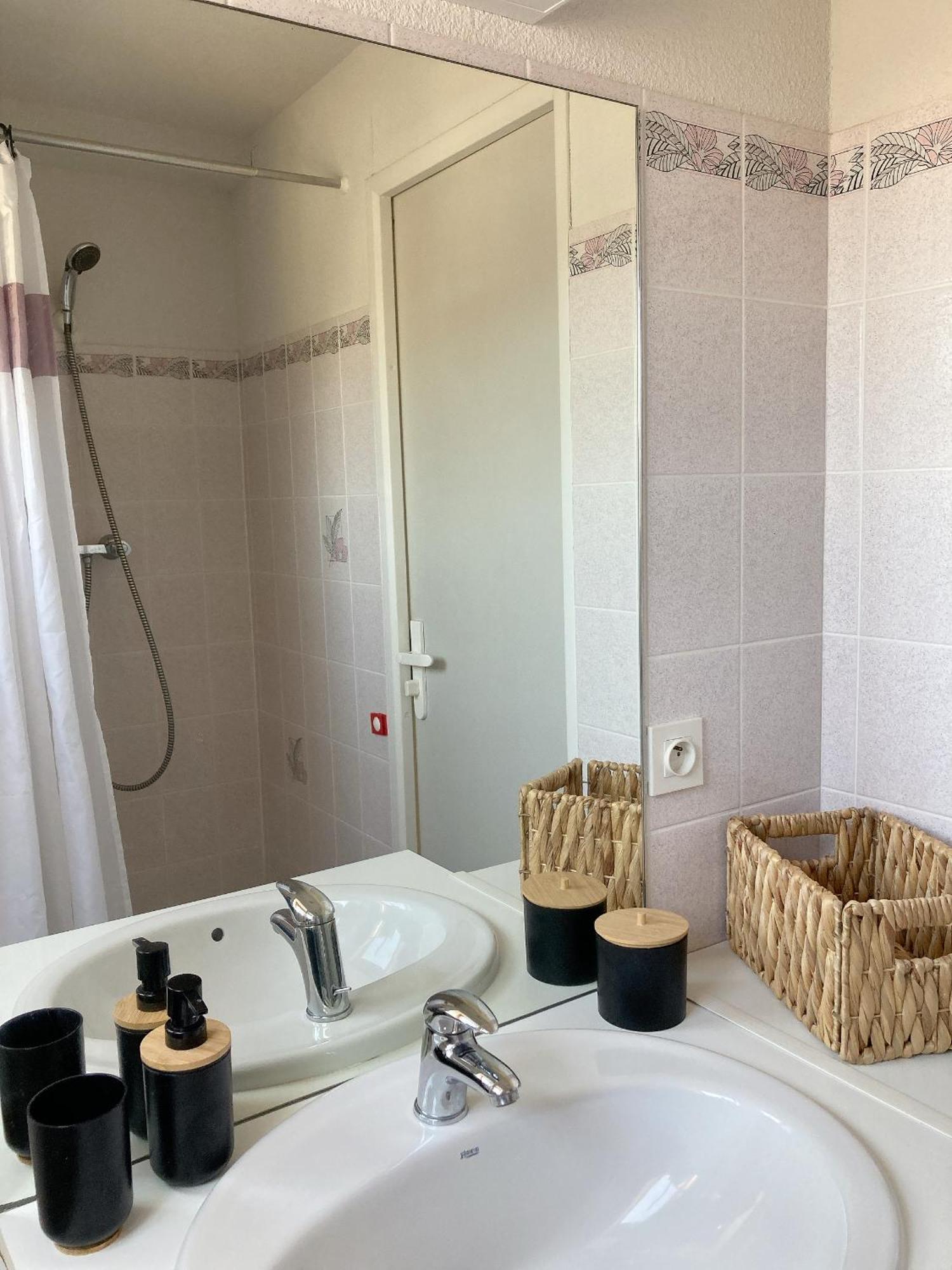 Apartment Les Sardines Bleues Pour 2 A 4 Vacanciers *